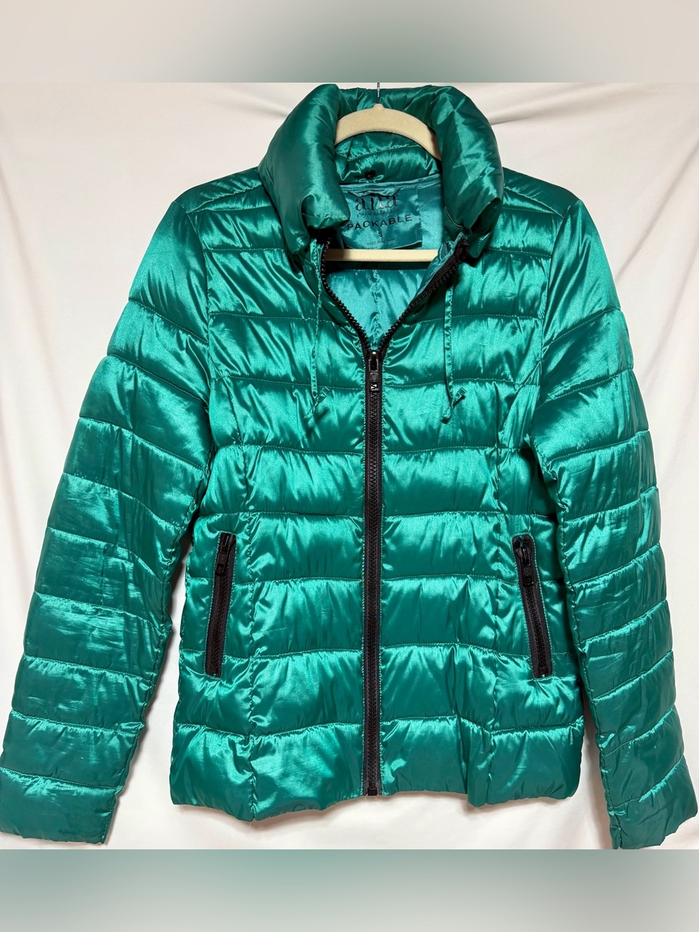 a.n.a Women's Packable Quilted Hooded Puffer Jacket, Teal, Rollaway Hood, Sz S